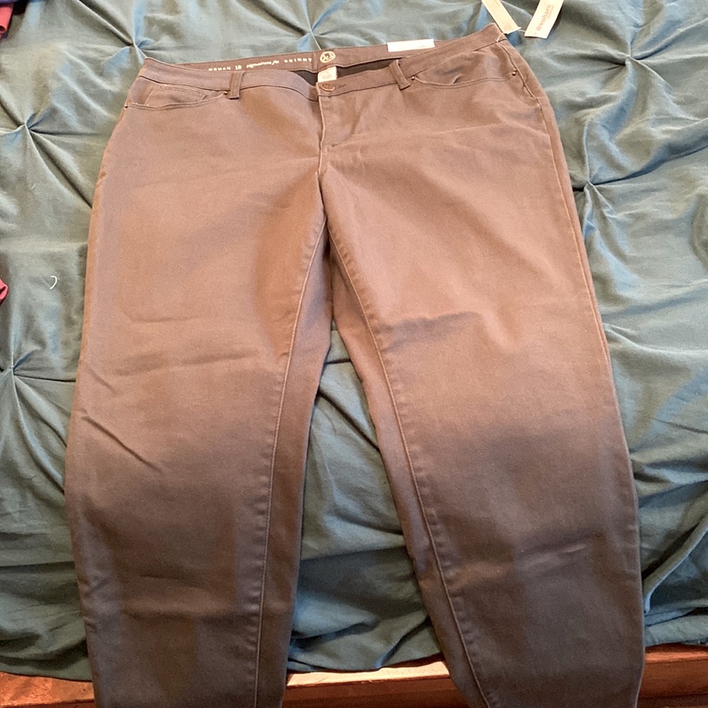 NWT Green skinny pants regular length